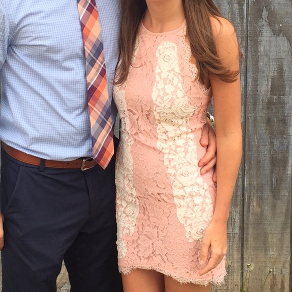 Pink & white lace dress - Picture 3 of 5